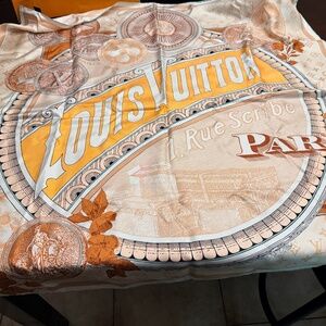 New.. never used - Louis Vutton Scarf